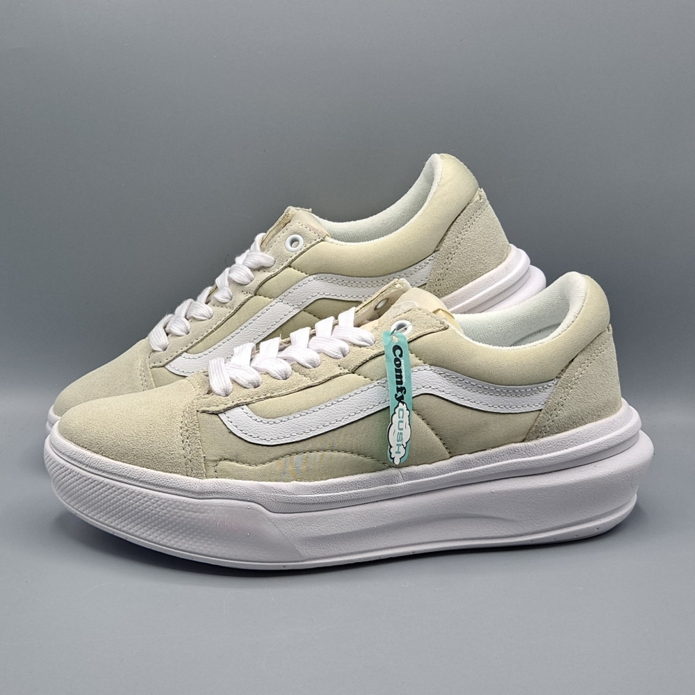 New Vans Old Skool Overt CC Comfycush Sand Beige and White Women's 9.5